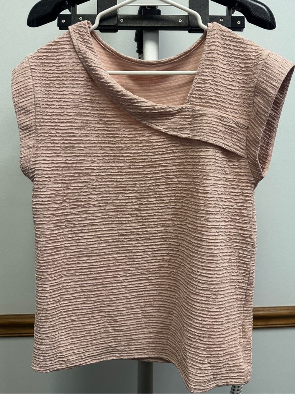 Women's Textured Scoop Neck Sweater Top in Blush